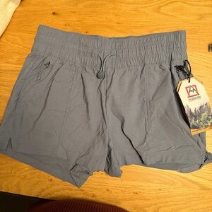 Avalanche Women’s Gray Hiking Shorts | Zip Pockets | Stretch | Small | NWT
